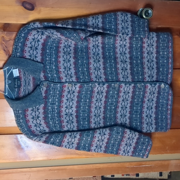 Vintage BLUEBERRY HILL* 100% Shetland Wool patterned button front sweater. - Picture 5 of 15